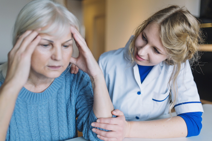 Как выбрать пансионат для пожилого человека после инсульта